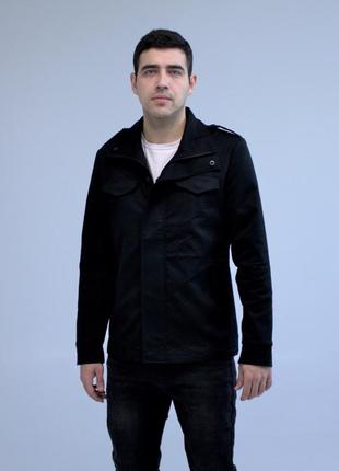 Демисезонная куртка чёрная из плотной ткани6 фото
