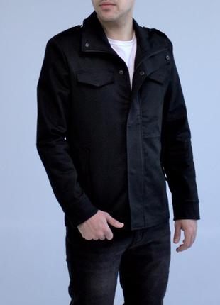 Демисезонная куртка чёрная из плотной ткани4 фото