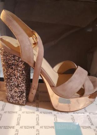 Очень красивые босоножки