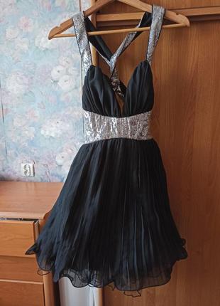 Коротка сукня з пишною спідницею на свято2 фото