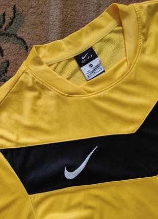 Спортивна футболка nike dri-fit.2 фото