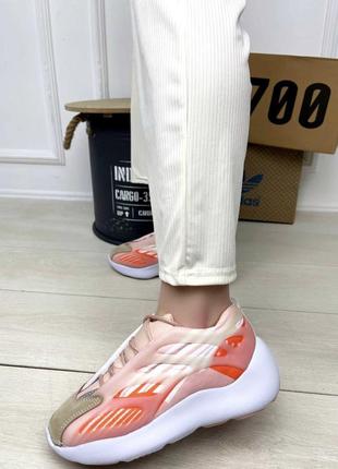 Кроссовки adidas на платформе замша коралловые