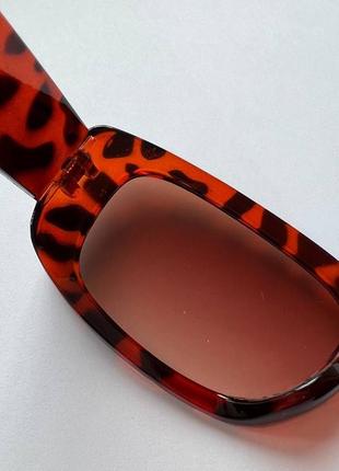 Сонцезахисні окуляри з леопардовим принтом3 фото