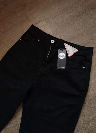 Новые джинсы mom черные с разрезами2 фото