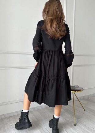 Черное хлопковое платье с кружевными вставками3 фото