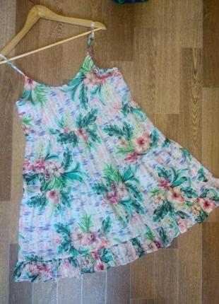 Легкий летний сарафан в растительный принт