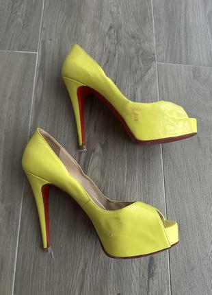 Туфли christian louboutin