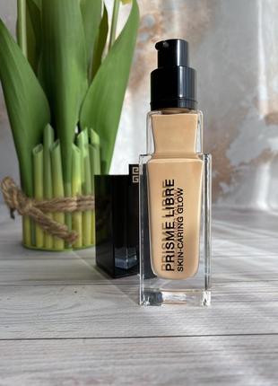 Тональна основа givenchy prisme libre skin-caring glow2 фото