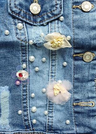 Джинсова куртка з прикрасами 3