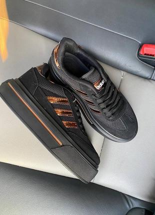 Кросівки жіночі чорні замшеві adidas