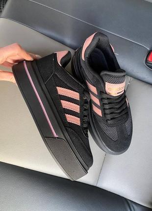 Кросівки жіночі чорні замшеві adidas