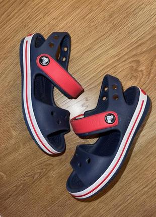 Босоножки crocs