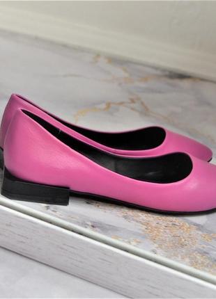 Туфли балетки с острым носком на маленьком каблуке 3см6 фото