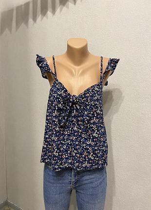 Топ квітчастий принт від hollister , розмір 42-44