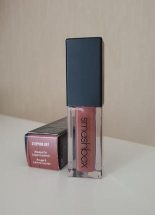 Нюдовая матовая помада smashbox. новая. оригинал! скидка!1 фото