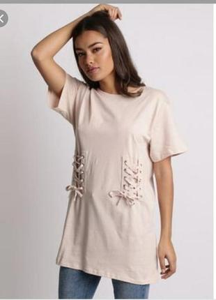 Шикарная футболка со шнуровкой