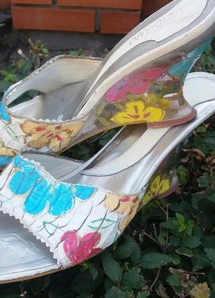 Шикарні босоніжки на красиві ніжки!