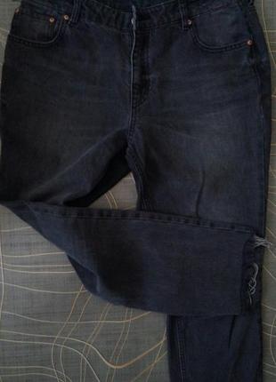 Завышенные стильные джинсы (низ обрезан), размер (46-48)1 фото