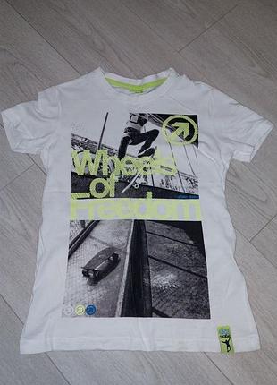 Футболка зі скейтом 128 см 9 років
