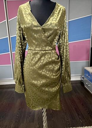 Интересное платье с имитацией запаха