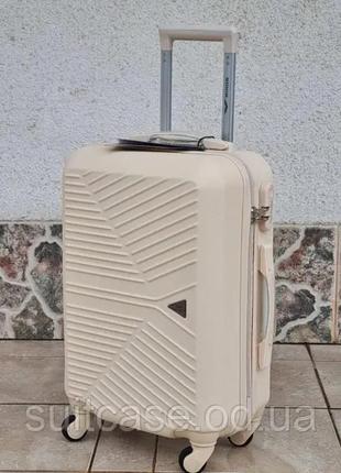 Красивые прочный  надежный чемодан wings 266  poland 🇵🇱2 фото