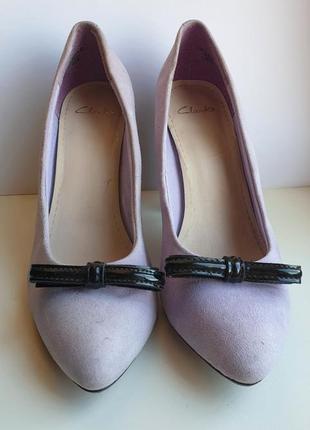 Брендовые женские туфли clarks; натуральная замша, устойчивый каблук, на стельку 24 см