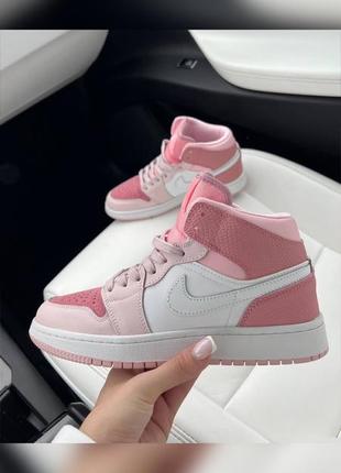 Кроссовки nike air jordan retro 1