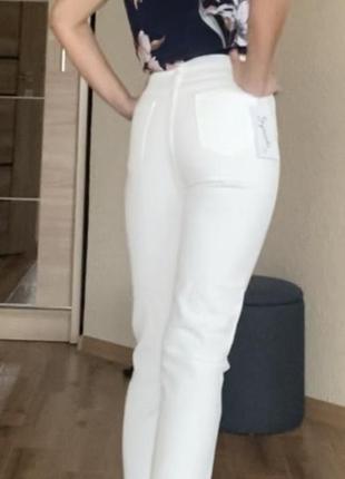Белые джинсы мом на высокой посадке3 фото