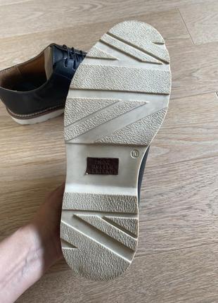 Шкіряні туфлі next