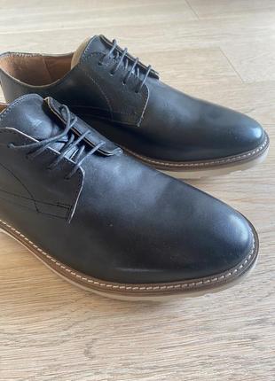 Шкіряні туфлі next