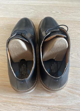 Шкіряні туфлі next