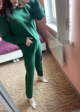 Трикотажный зеленый костюм7 фото