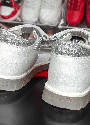 Босоножки сандалии  с бантиком для девочки белые с серебром6 фото