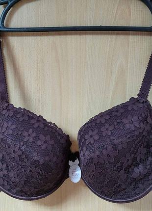 Бюстгальтер.