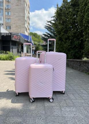 Валіза пластикова поліпропілен 100% wings 181-05 велика l рожева