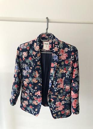 Цветной пиджак синего цвета bershka