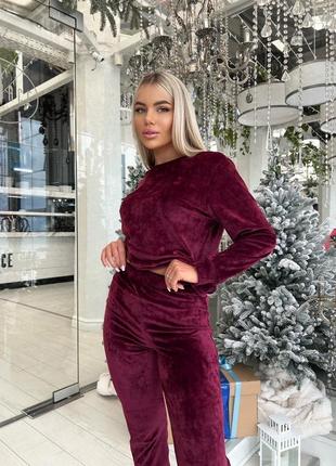 Женский велюровый костюм