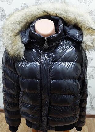 Короткий модний пуховік унисекс от moncler.