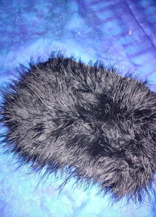 Милий пухнастий клатч з пір'ям пухом miss selfridge