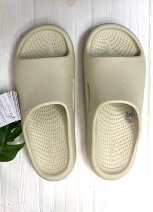 Шлепанцы crocs mellow slide bone молочний женские мужские шлепанцы слайдеры унисекс1 фото