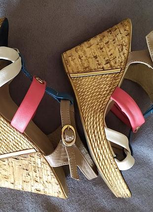 Кожаные босоножки