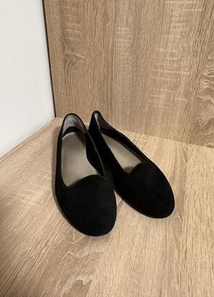 Кожаные лоферы clarks