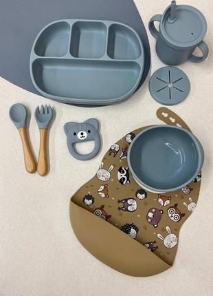 Набор детской силиконовой посуды для прикорма на присосках для мальчика (тарелка на присоске,слюнявчик і тд.)3 фото