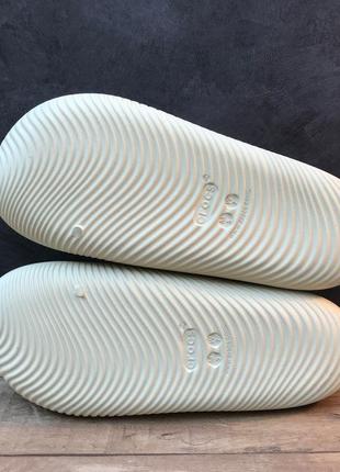 Шльопанці crocs mellow slide bone бежеві жіночі шльопанці слайдери унісекс7 фото