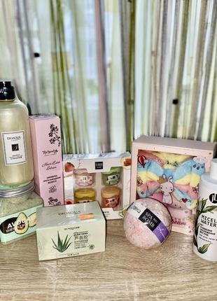 Шампуні, гелі для душу, скраби