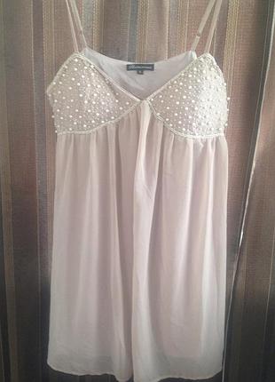 Классный сарафан с жемчугом.