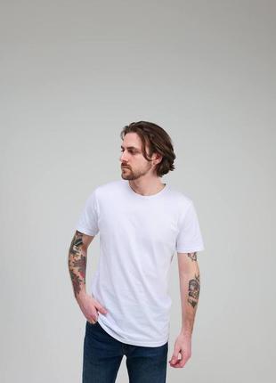 Мужская белая футболка / повседневные футболки в белом цвете1 фото