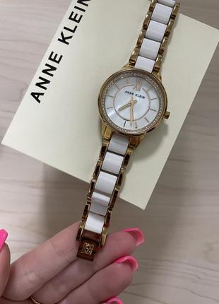 Женские наручные часы кварцевого времени anne klein