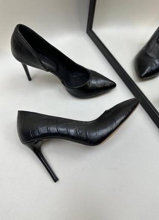 Стильні туфлі лодочки з італійської шкіри та замші жіночі на шпильці5 фото