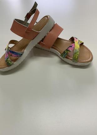 Класні босоніжки 2